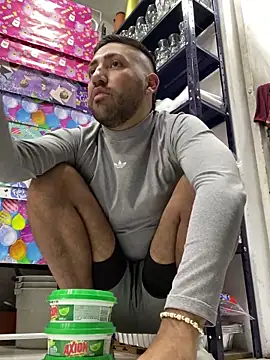 Snapshot of JuanZapata33 chatting on 12-27-24, 09:54 JuanZapata33 online show from 12-27-24, 09:54