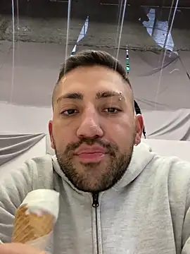 Snapshot of JuanZapata33 chatting on 01-03-25, 10:51 JuanZapata33 online show from 01-03-25, 10:51