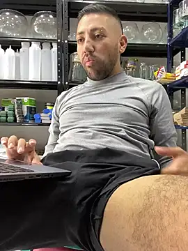 Snapshot of JuanZapata33 chatting on 01-07-25, 06:14 JuanZapata33 online show from 01-07-25, 06:14