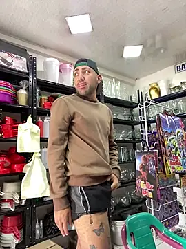 Snapshot of JuanZapata33 chatting on 01-23-25, 06:56 JuanZapata33 online show from 01-23-25, 06:56