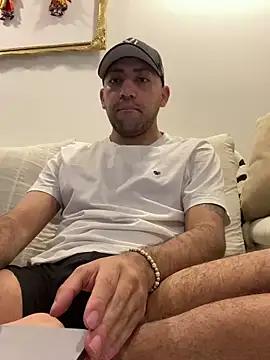 Snapshot of JuanZapata33 chatting on 02-06-25, 11:04 JuanZapata33 online show from 02-06-25, 11:04