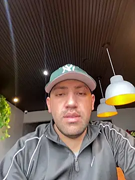 Snapshot of JuanZapata33 chatting on 02-07-25, 07:27 JuanZapata33 online show from 02-07-25, 07:27