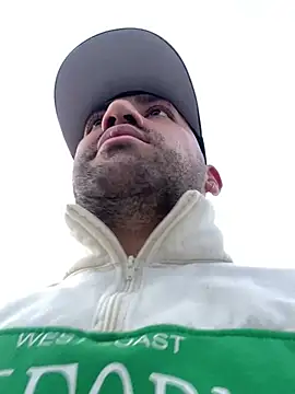 Snapshot of JuanZapata33 chatting on 02-21-25, 11:10 JuanZapata33 online show from 02-21-25, 11:10