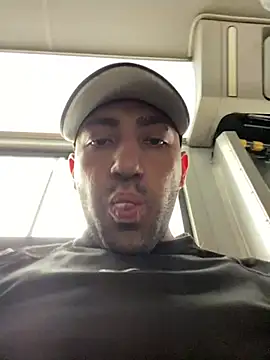 Snapshot of JuanZapata33 chatting on 03-08-25, 06:37 JuanZapata33 online show from 03-08-25, 06:37