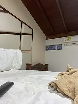 Snapshot of JuanZapata33 chatting on 03-21-25, 11:34 JuanZapata33 online show from 03-21-25, 11:34