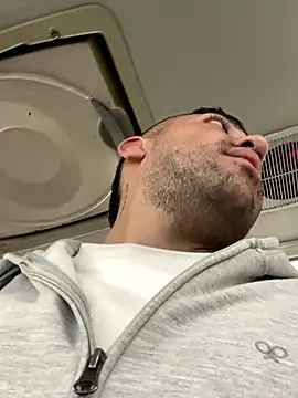 Snapshot of JuanZapata33 chatting on 09-08-25, 09:36 JuanZapata33 online show from 09-08-25, 09:36