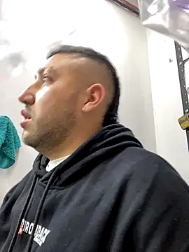 Snapshot of JuanZapata33 chatting on 09-19-25, 11:05 JuanZapata33 online show from 09-19-25, 11:05