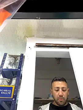 Snapshot of JuanZapata33 chatting on 09-21-25, 10:44 JuanZapata33 online show from 09-21-25, 10:44