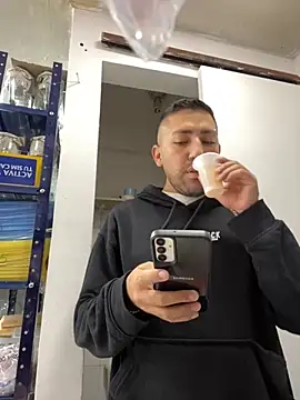 Snapshot of JuanZapata33 chatting on 10-01-25, 06:25 JuanZapata33 online show from 10-01-25, 06:25