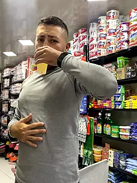 Snapshot of JuanZapata33 chatting on 10-03-25, 09:56 JuanZapata33 online show from 10-03-25, 09:56