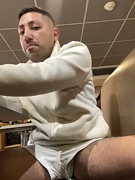 Snapshot of JuanZapata33 chatting on 11-13-25, 07:24 JuanZapata33 online show from 11-13-25, 07:24