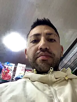 Snapshot of JuanZapata33 chatting on 11-16-25, 10:15 JuanZapata33 online show from 11-16-25, 10:15