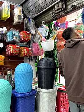 Snapshot of JuanZapata33 chatting on 11-29-25, 08:56 JuanZapata33 online show from 11-29-25, 08:56