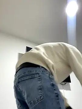 Snapshot of JuanZapata33 chatting on 12-16-25, 02:16 JuanZapata33 online show from 12-16-25, 02:16