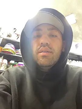 Snapshot of JuanZapata33 chatting on 02-02-26, 09:35 JuanZapata33 online show from 02-02-26, 09:35