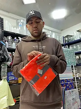 Snapshot of JuanZapata33 chatting on 02-14-26, 09:22 JuanZapata33 online show from 02-14-26, 09:22