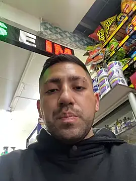 Snapshot of JuanZapata33 chatting on 02-26-26, 09:58 JuanZapata33 online show from 02-26-26, 09:58