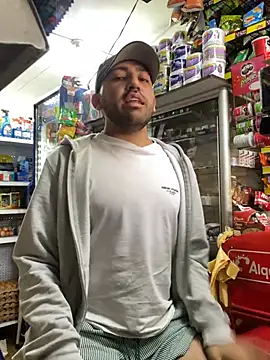 Snapshot of JuanZapata33 chatting on 02-27-26, 09:37 JuanZapata33 online show from 02-27-26, 09:37