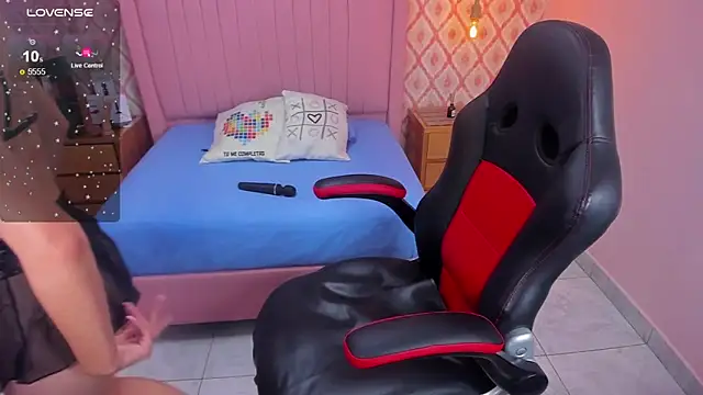 Snapshot of alysonJackson chatting on 01-13-25, 07:10 alysonJackson online show from 01-13-25, 07:10