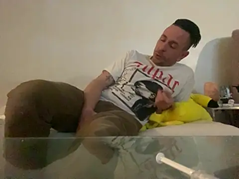 Snapshot of Gman143187 chatting on 02-11-26, 12:37 Gman143187 online show from 02-11-26, 12:37