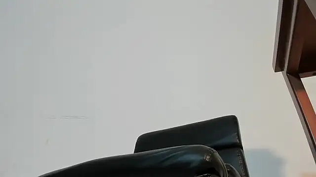 Snapshot of miss_adharaa_ chatting on 01-29-25, 04:36 miss adharaa online show from 01-29-25, 04:36