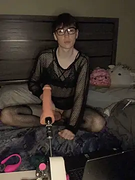 Snapshot of YourFavTwinkie chatting on 01-25-25, 08:31 YourFavTwinkie online show from 01-25-25, 08:31