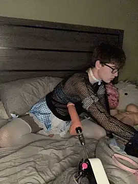 Snapshot of YourFavTwinkie chatting on 02-01-25, 07:26 YourFavTwinkie online show from 02-01-25, 07:26