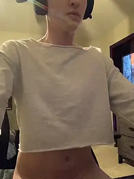 Snapshot of YourFavTwinkie chatting on 02-08-26, 02:15 YourFavTwinkie online show from 02-08-26, 02:15