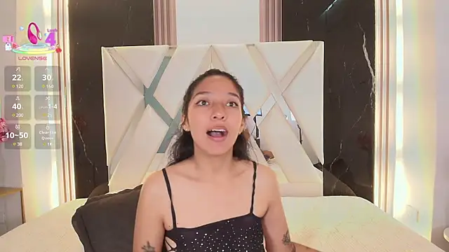 Snapshot of Valery_wang chatting on 02-27-25, 03:05 Valery wang online show from 02-27-25, 03:05