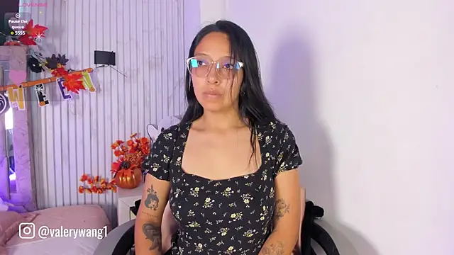 Snapshot of Valery_wang chatting on 10-12-25, 02:05 Valery wang online show from 10-12-25, 02:05