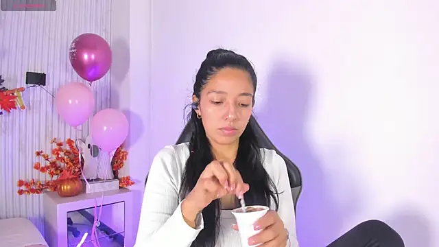 Snapshot of Valery_wang chatting on 10-25-25, 11:51 Valery wang online show from 10-25-25, 11:51