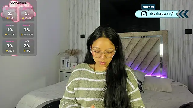 Snapshot of Valery_wang chatting on 12-20-25, 12:12 Valery wang online show from 12-20-25, 12:12