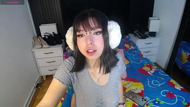 Snapshot of kittyhouse_hs chatting on 12-04-24, 02:53 kittyhouse hs online show from 12-04-24, 02:53