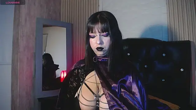 Snapshot of kittyhouse_hs chatting on 12-20-24, 10:32 kittyhouse hs online show from 12-20-24, 10:32