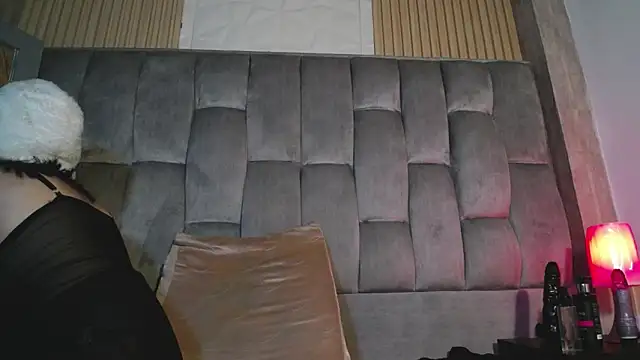 Snapshot of kittyhouse_hs chatting on 02-12-25, 06:08 kittyhouse hs online show from 02-12-25, 06:08