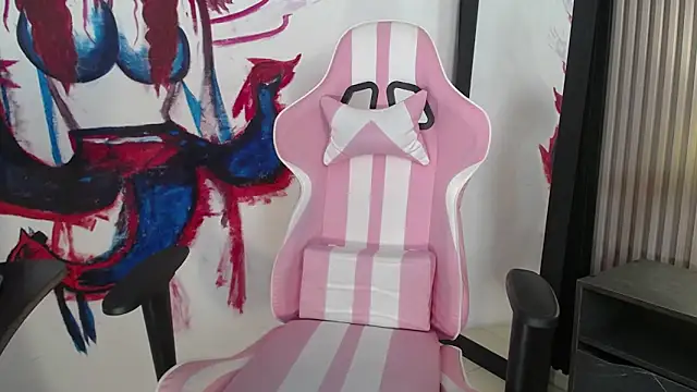 kittyhouse hs online show from 06-11-26, 07:56
