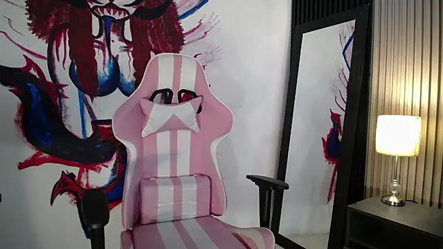kittyhouse hs online show from 06-18-26, 08:24