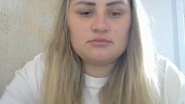 Snapshot of Honeydew-Waves chatting on 06-15-26, 07:43 Honeydew-Waves online show from 06-15-26, 07:43