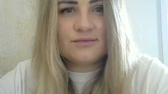Snapshot of Honeydew-Waves chatting on 06-16-26, 06:49 Honeydew-Waves online show from 06-16-26, 06:49