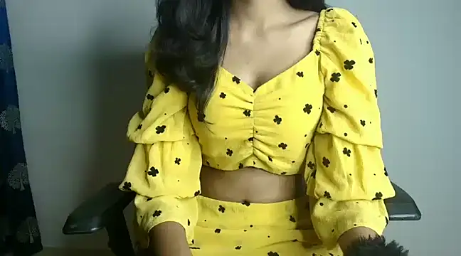 Snapshot of CUTE_princess_143 chatting on 02-19-25, 03:16 CUTE princess 143 online show from 02-19-25, 03:16