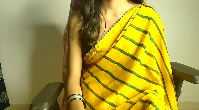 Snapshot of CUTE_princess_143 chatting on 02-20-25, 05:29 CUTE princess 143 online show from 02-20-25, 05:29