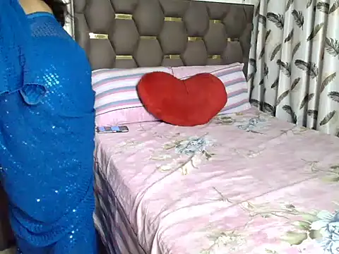 Snapshot of CUTE_princess_143 chatting on 12-03-25, 02:04 CUTE princess 143 online show from 12-03-25, 02:04