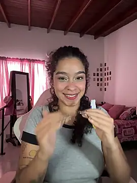 Snapshot of Arteatenea__ chatting on 05-31-26, 07:15 Arteatenea online show from 05-31-26, 07:15