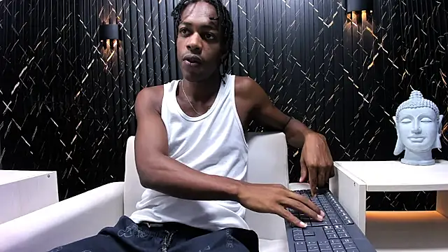 Snapshot of LarryCollin chatting on 02-11-25, 03:40 LarryCollin online show from 02-11-25, 03:40