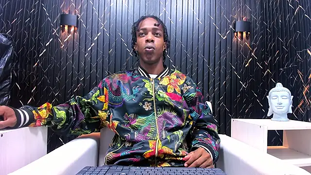 Snapshot of LarryCollin chatting on 02-13-25, 03:18 LarryCollin online show from 02-13-25, 03:18