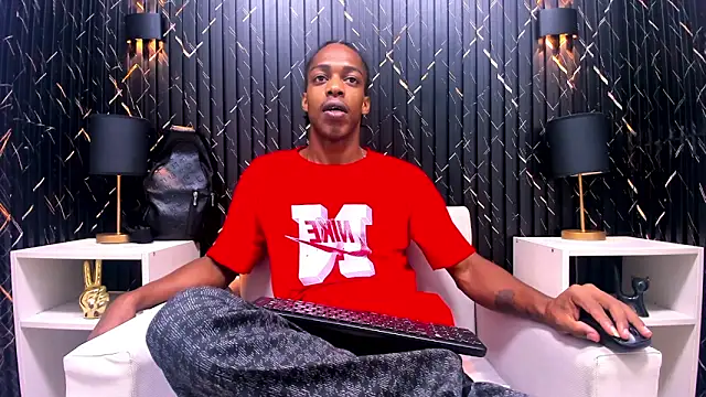Snapshot of LarryCollin chatting on 03-01-25, 06:46 LarryCollin online show from 03-01-25, 06:46