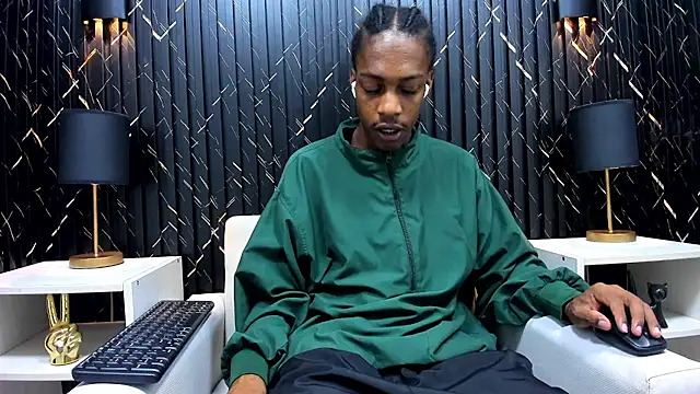 Snapshot of LarryCollin chatting on 03-05-25, 03:29 LarryCollin online show from 03-05-25, 03:29