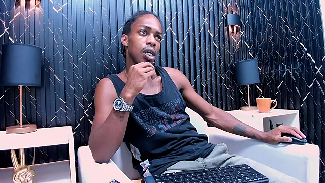 Snapshot of LarryCollin chatting on 03-09-25, 06:17 LarryCollin online show from 03-09-25, 06:17