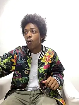 Snapshot of LarryCollin chatting on 03-12-25, 03:35 LarryCollin online show from 03-12-25, 03:35