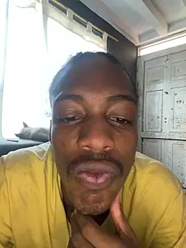 Snapshot of LarryCollin chatting on 03-22-25, 06:03 LarryCollin online show from 03-22-25, 06:03